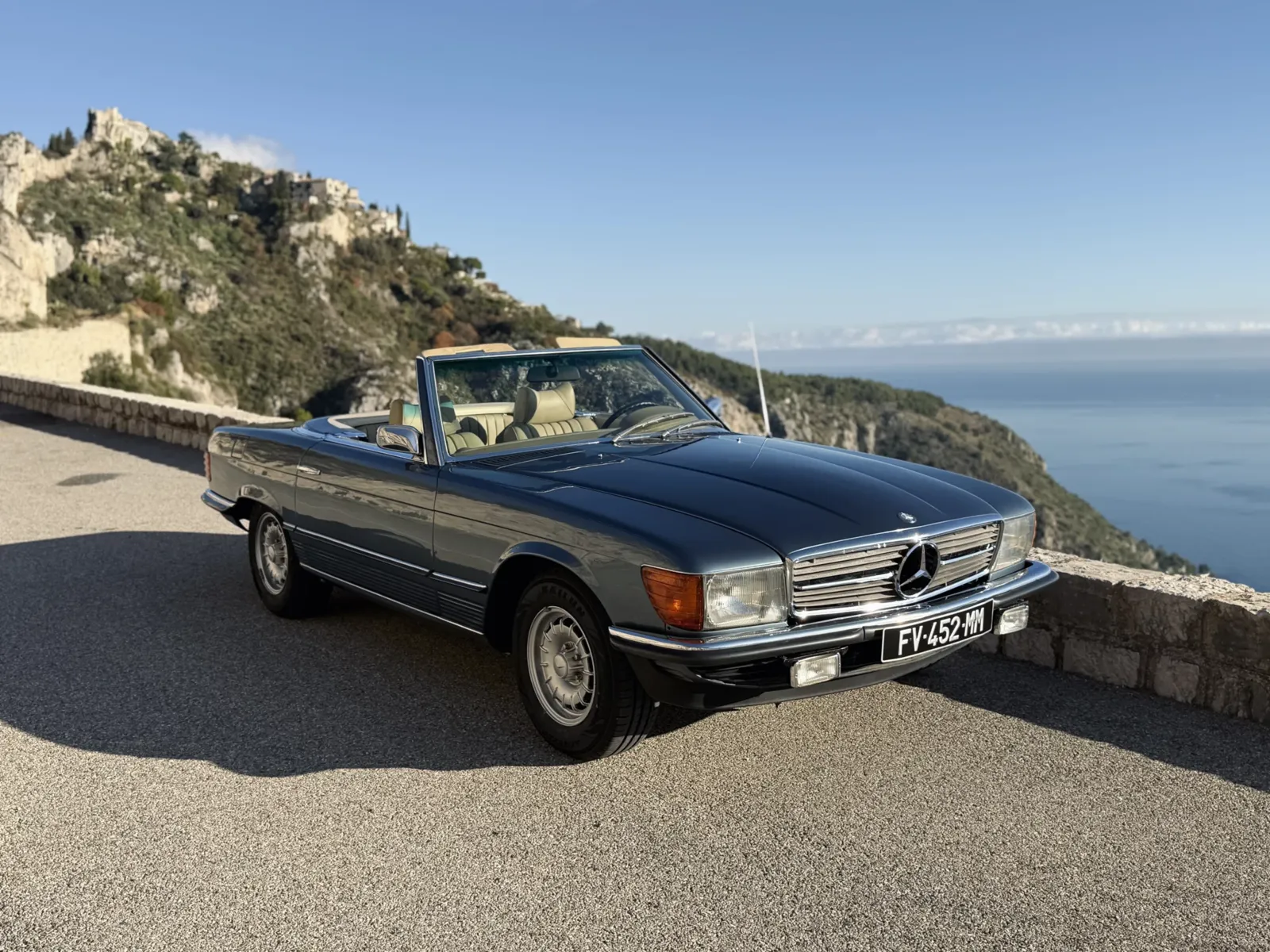 Mercedes 350SL R107 (1)