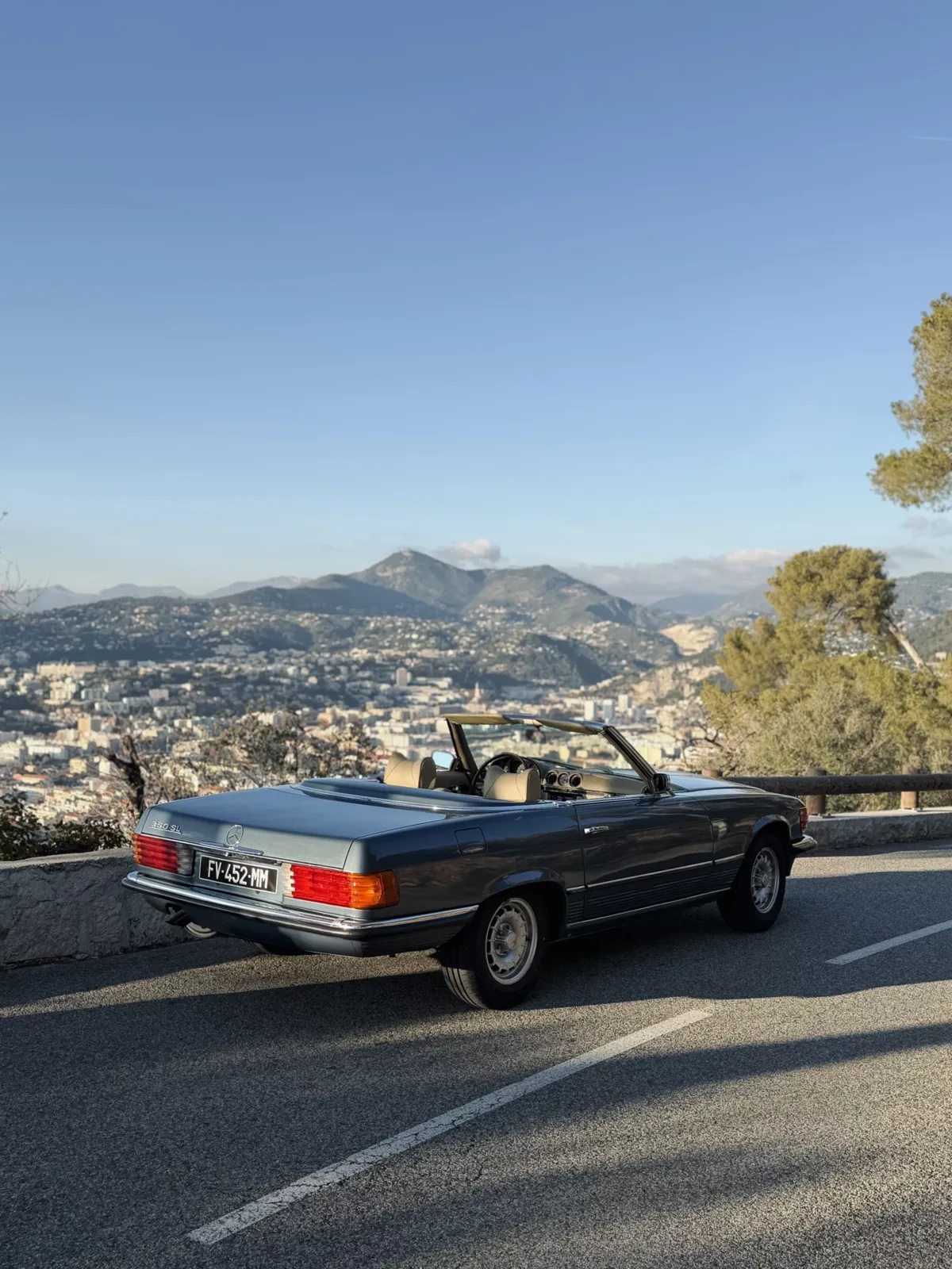 Mercedes 350SL R107 (2)