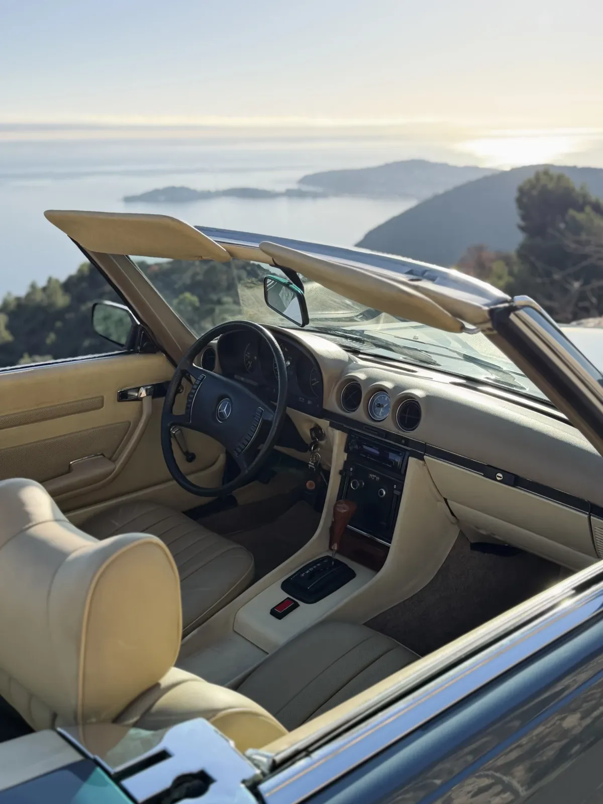 Mercedes 350SL R107 (3)