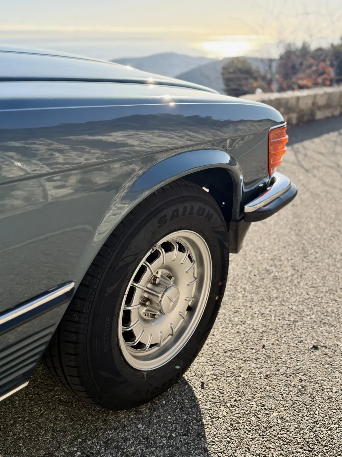 Mercedes 350SL R107 (6)