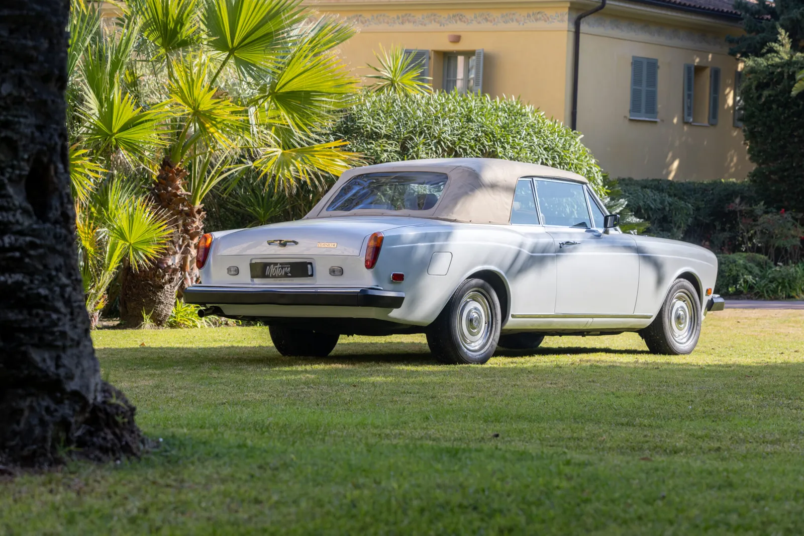 Rolls Royce Corniche (3)